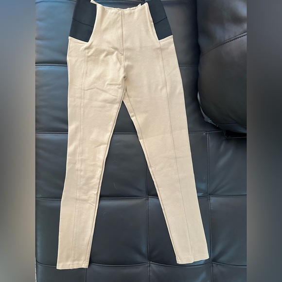 Cute comfy tan leggings - Picture 2 of 2